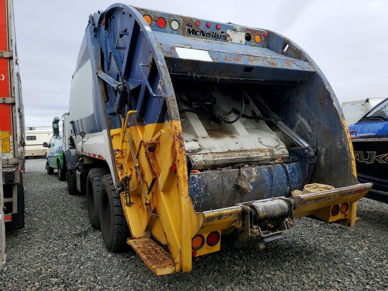 2012 MACK All models VIN 1M2AU04C2CM006209 photo 3
