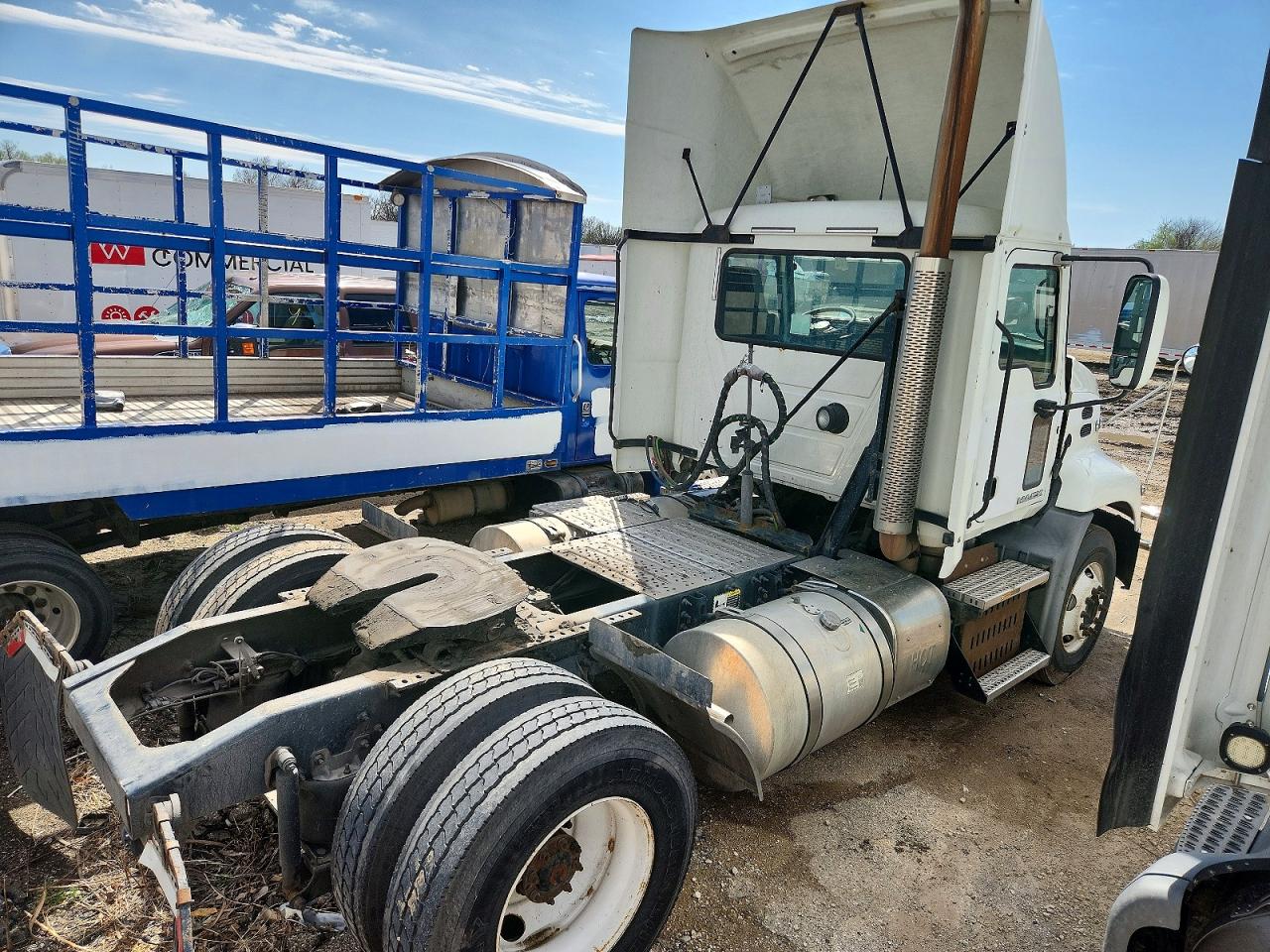 2017 PETERBILT All models VIN 1XPBA48X9HD428683 photo 4