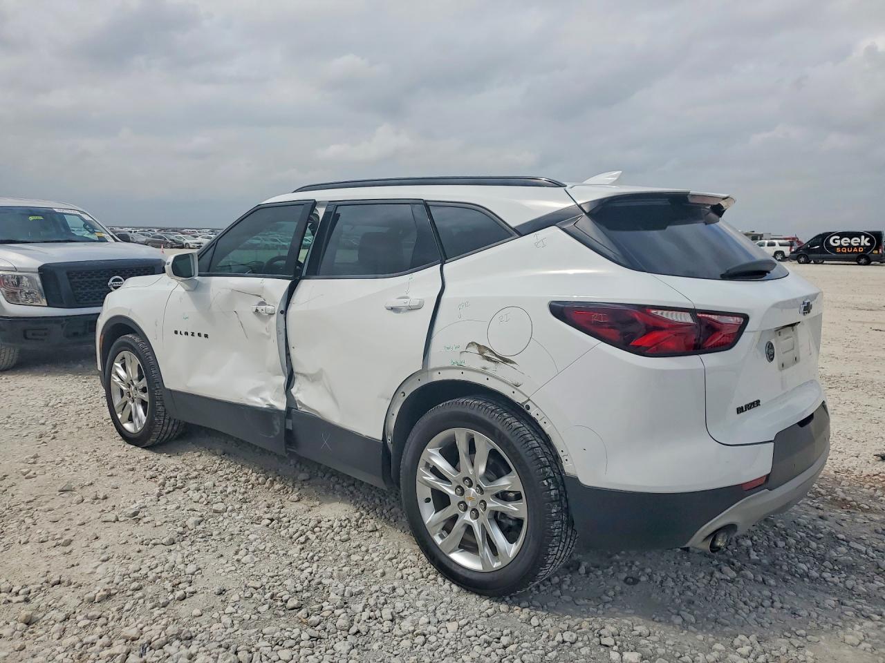 2019 CHEV Blazer VIN 3GNKBDRS9KS650270 photo 2