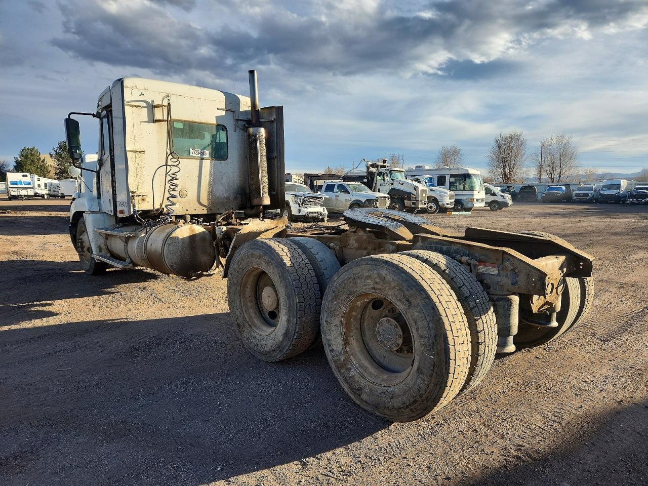 2001 FREIGHTLINER All other VIN 1FUJBBCG01LH95291 photo 3