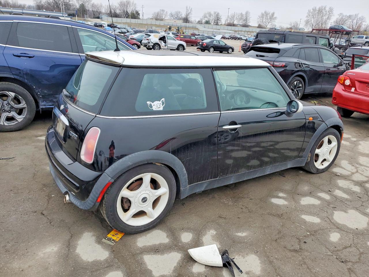 2003 Mini Cooper VIN WMWRC33403TC39761 photo 3