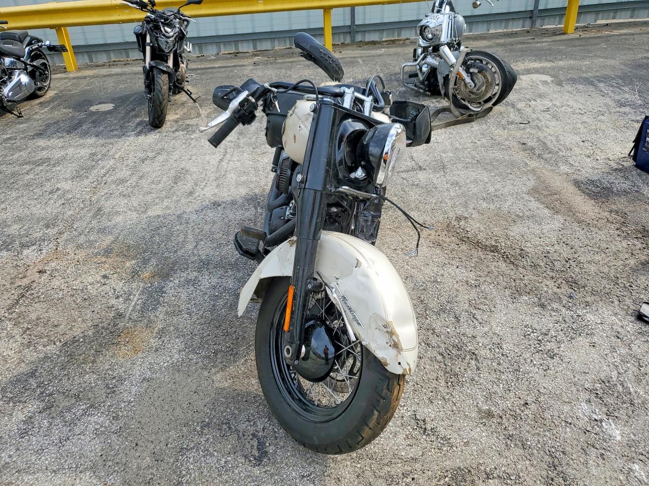 2022 HARLEY Fl VIN 1HD1YBK15NB030409 photo 2