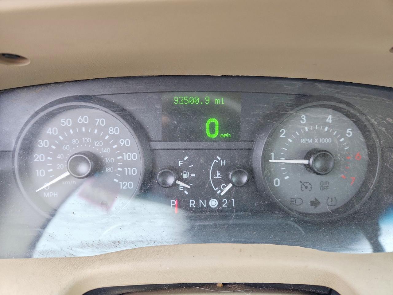 2007 Mercury Grmarquis VIN 2MEFM75VX7X642361 photo 9