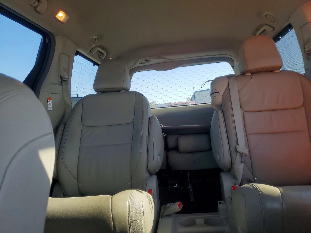 2018 Toyota All models VIN 5TDYZ3DC0JS937525 photo 10