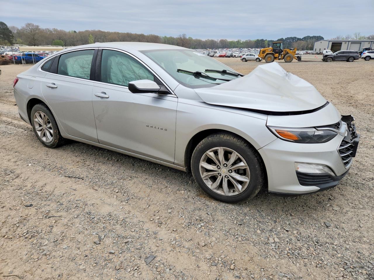 2019 Chev Malibu VIN 1G1ZD5ST8KF206241 photo 4
