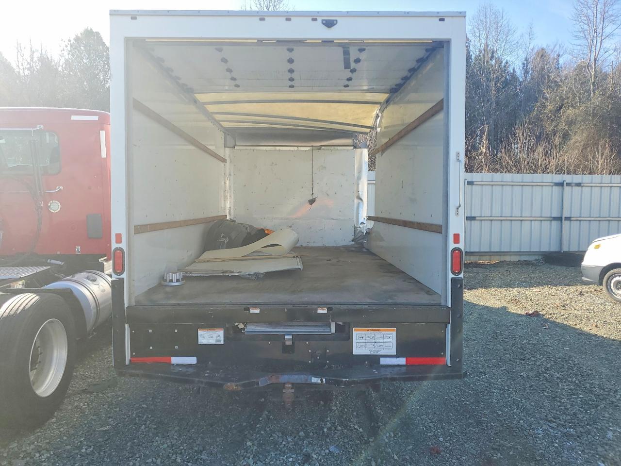 2022 GMC Savana VIN 7GZ37TC79NN007335 photo 6