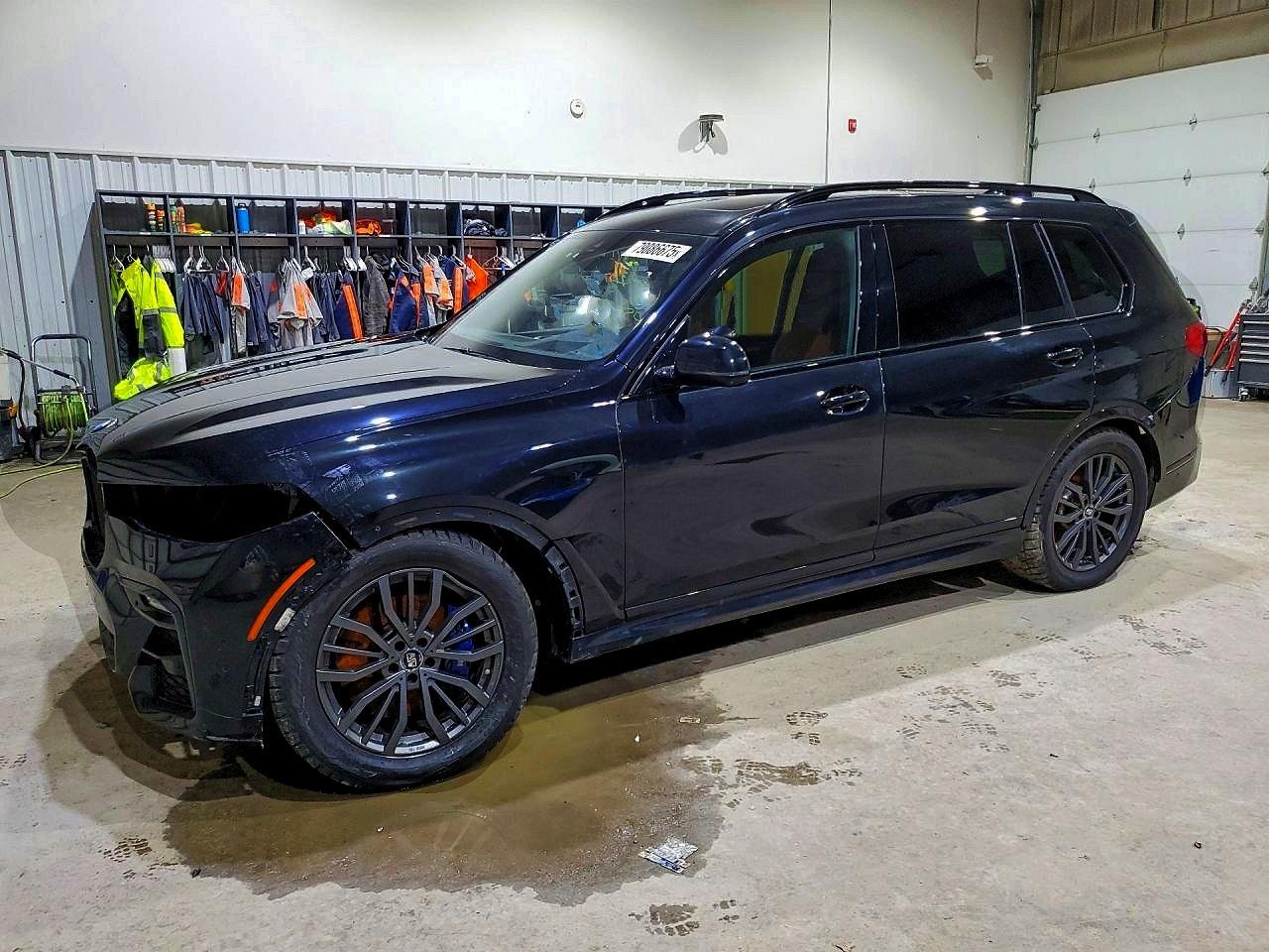 2022 BMW X7 VIN 5UXCW2C0XN9L60946 photo 1