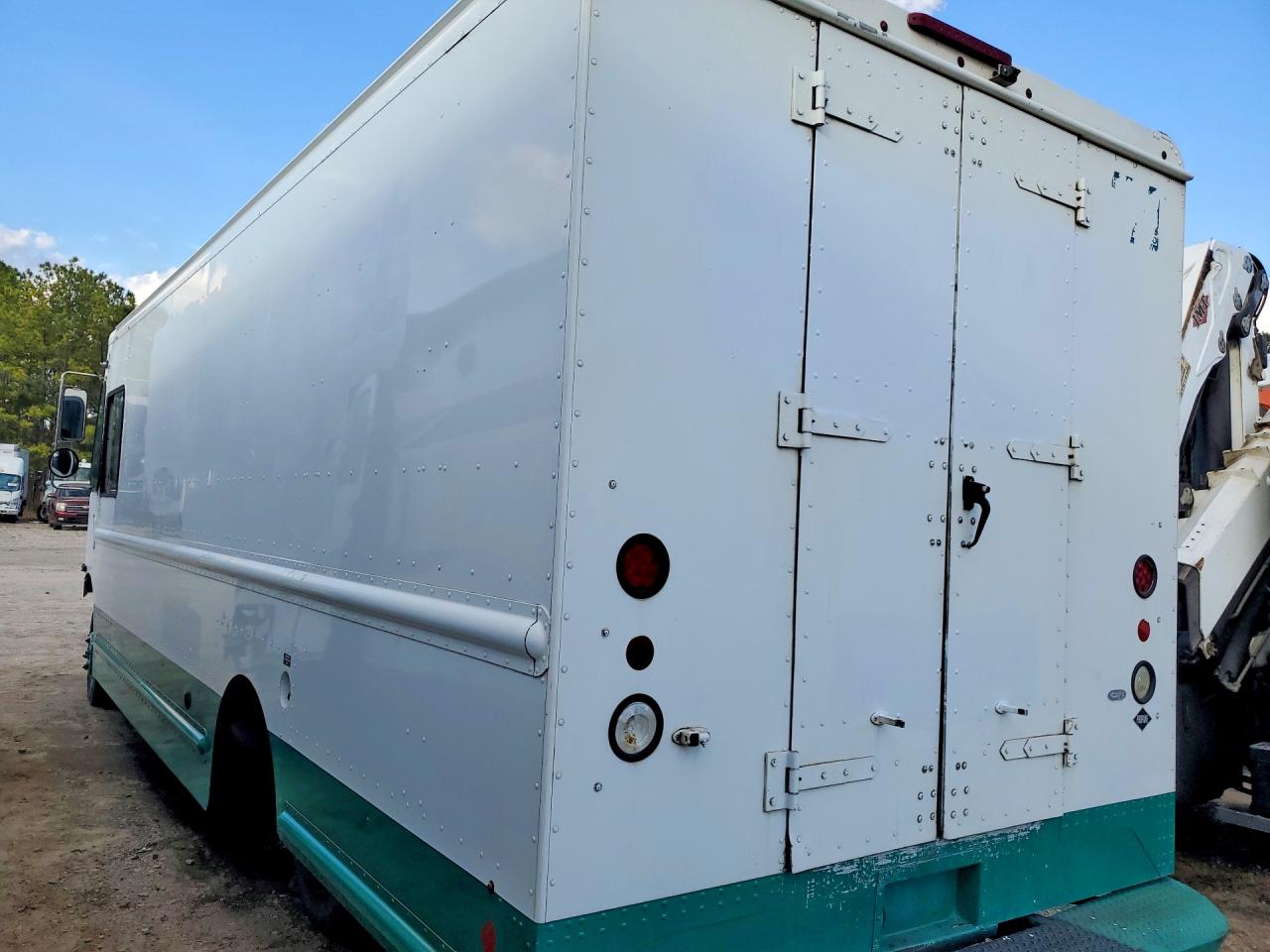 2016 FREIGHTLINER Mt45 chass VIN 4UZAC2DV7GCHP5965 photo 2