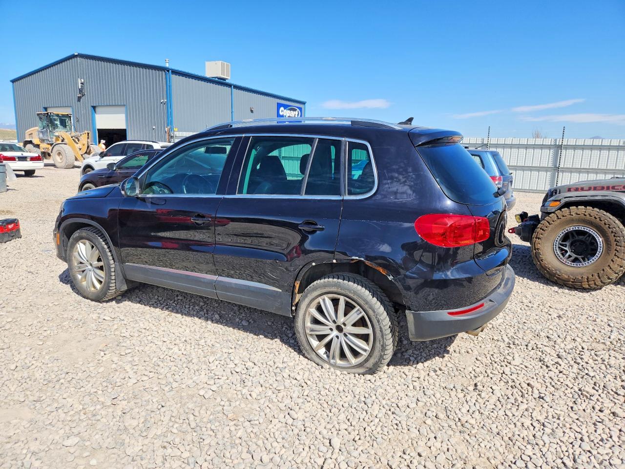 2015 VOLKSWAGEN Tiguan VIN WVGBV7AX1FW603250 photo 2