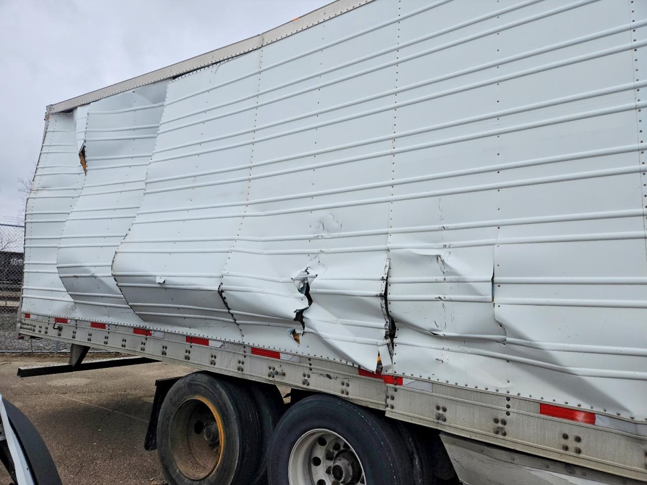 2016 UTILITY All models VIN 1UYVS2533GU399313 photo 9