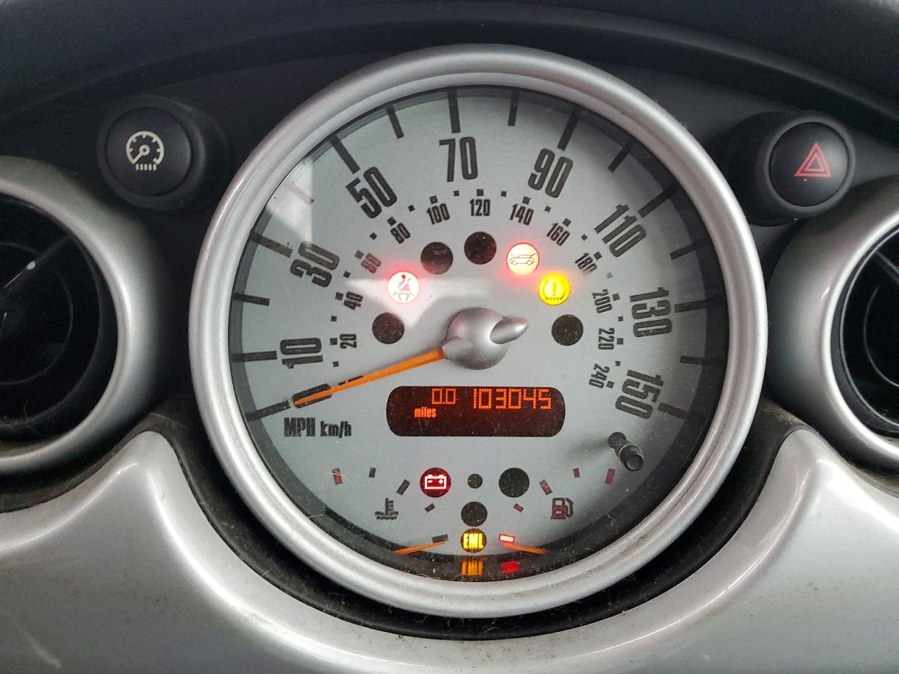 2003 Mini Cooper VIN WMWRC33403TC39761 photo 9