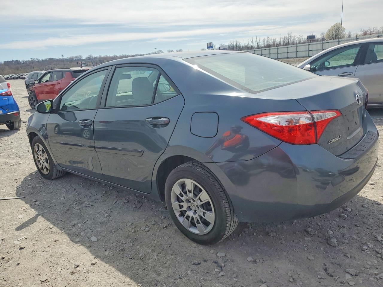 2015 Corolla VIN 2T1BURHE3FC256469 photo 2