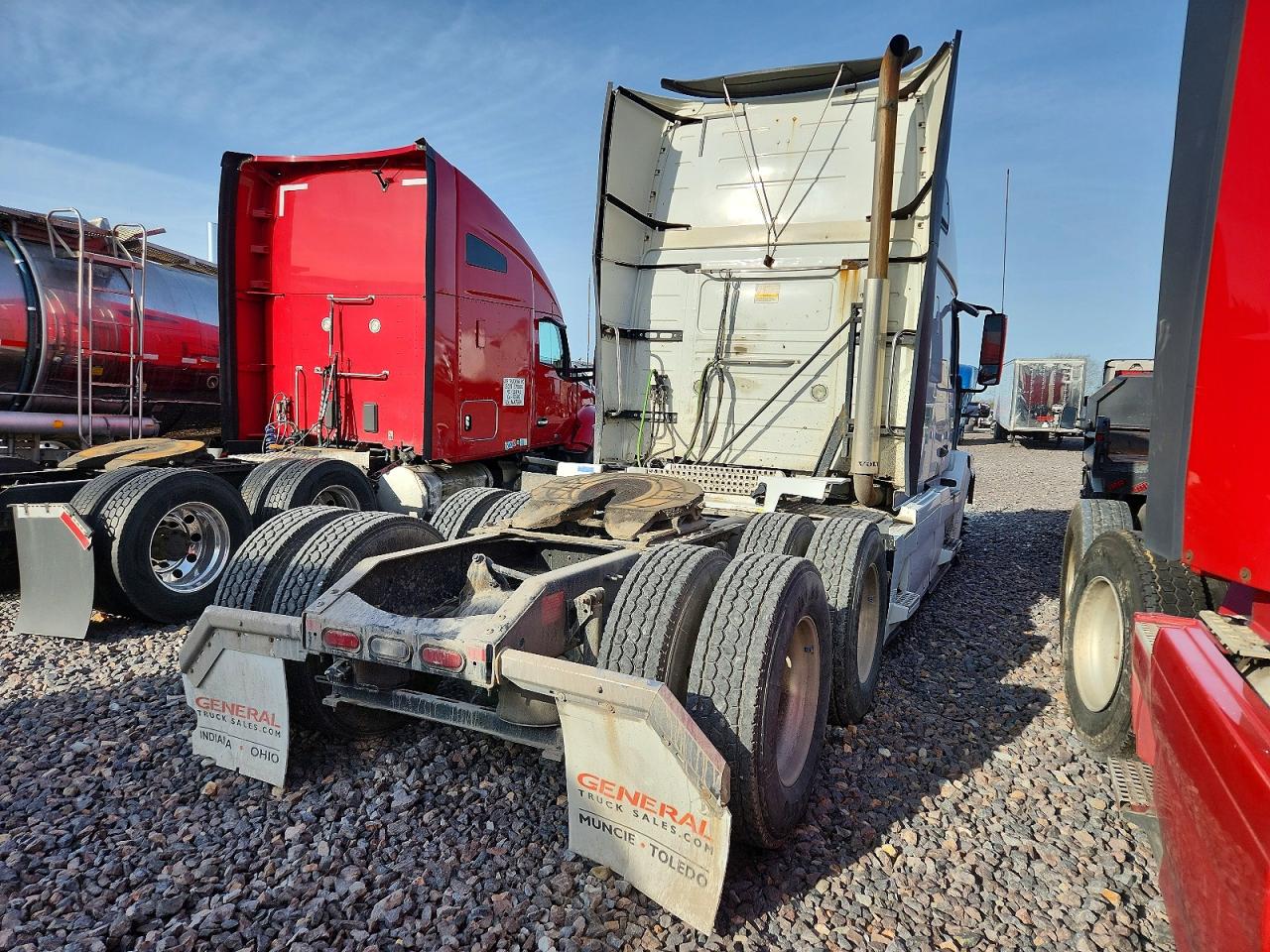 2016 VOLVO Vn VIN 4V4NC9EJ2GN945777 photo 4