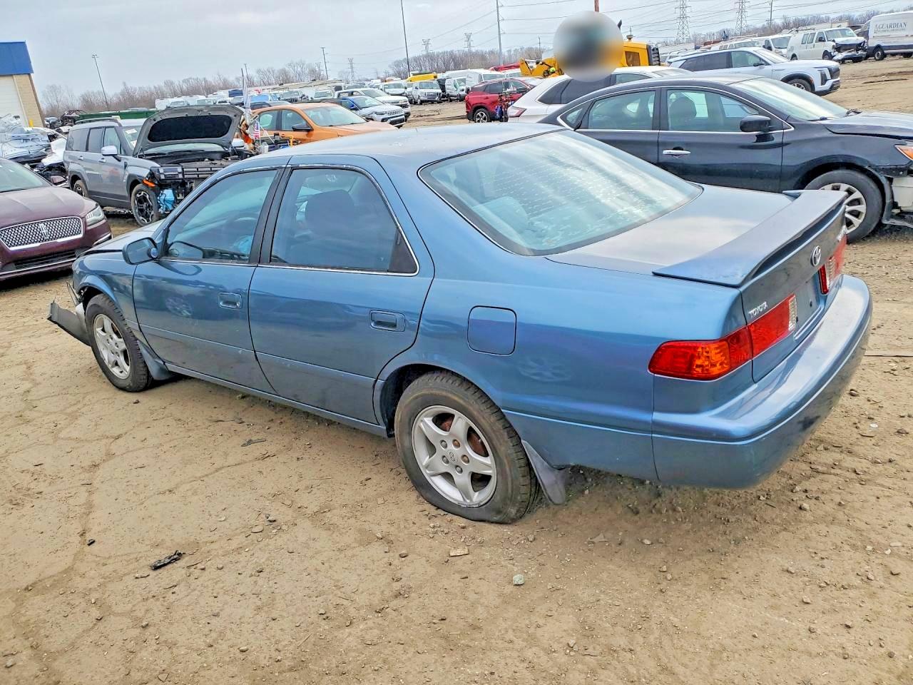 2001 TOYT Camry VIN 4T1BG22K71U861096 photo 2