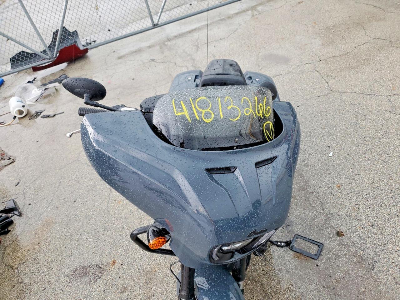 2025 INDIAN Motorcycle VIN 56KLFDRR9S3434434 photo 5
