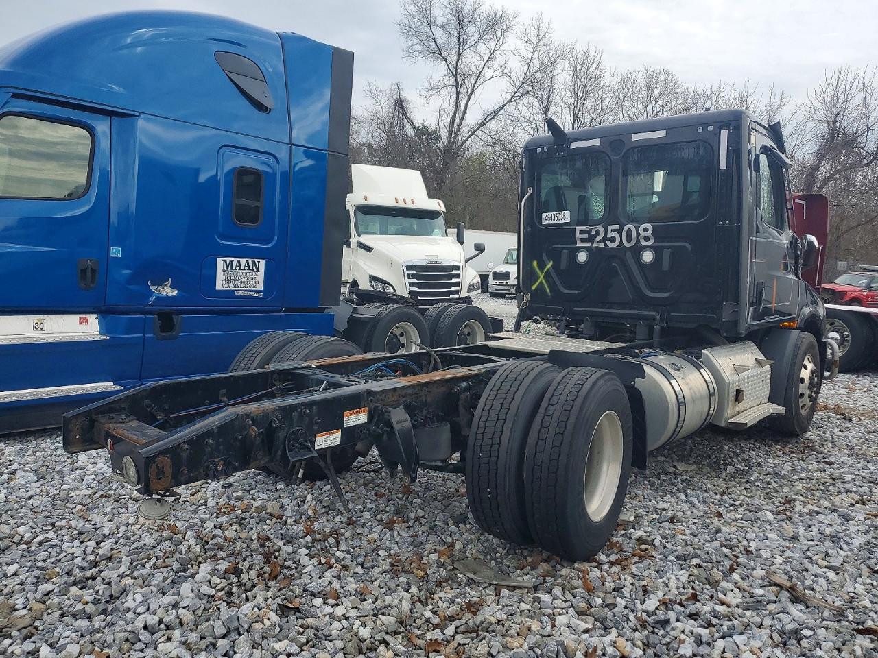 2023 FREIGHTLINER All other VIN 3AKJHTDV2PSNK5894 photo 4