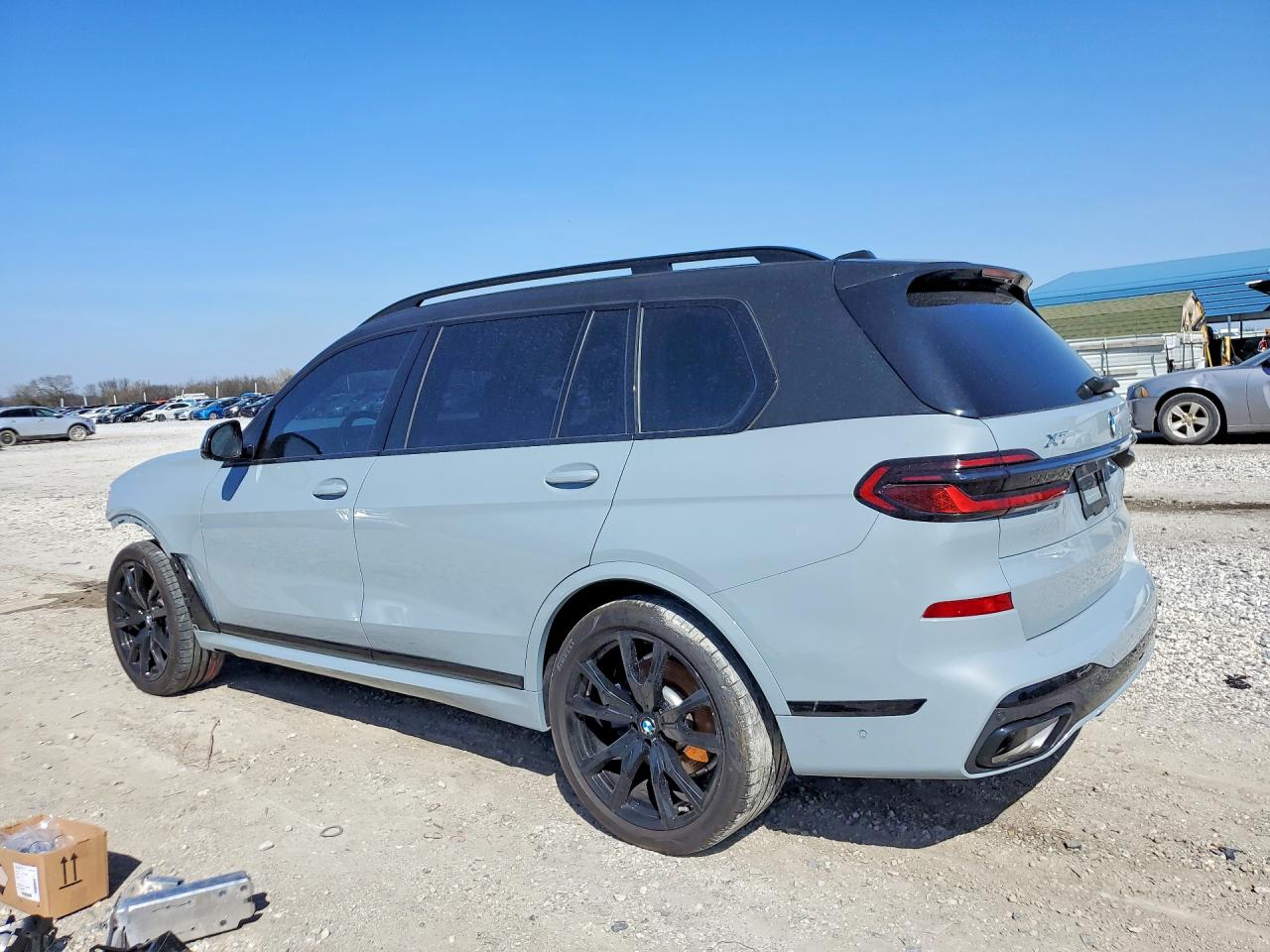 2025 BMW X7 VIN 5UX23EM09S9W48666 photo 2