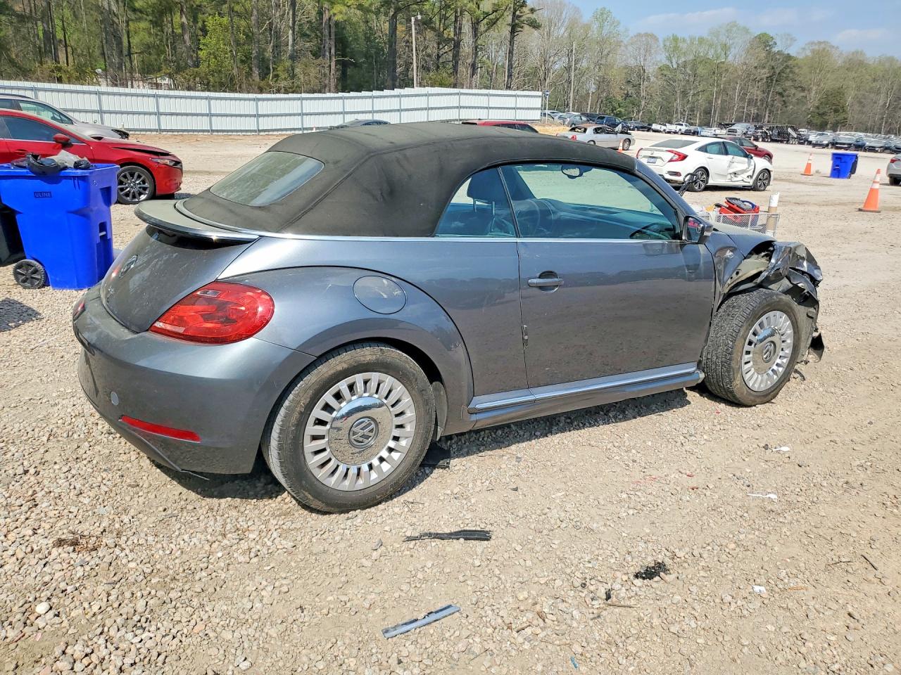 2016 Volkswagen Beetle VIN 3VW517AT2GM804678 photo 3