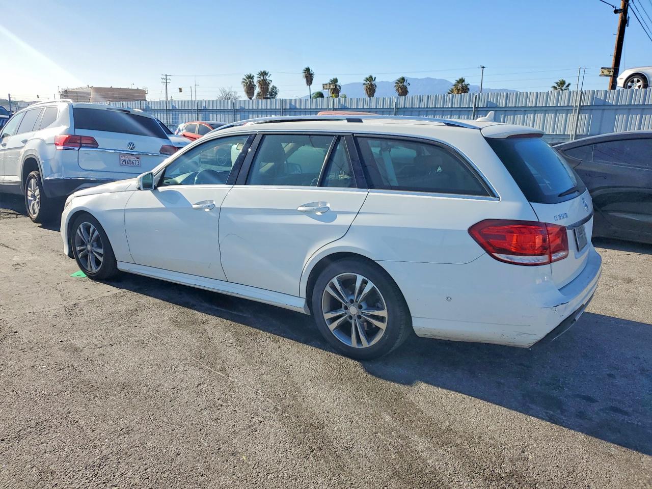2014 Mercedes-Benz E-class VIN WDDHH8JBXEA804310 photo 2