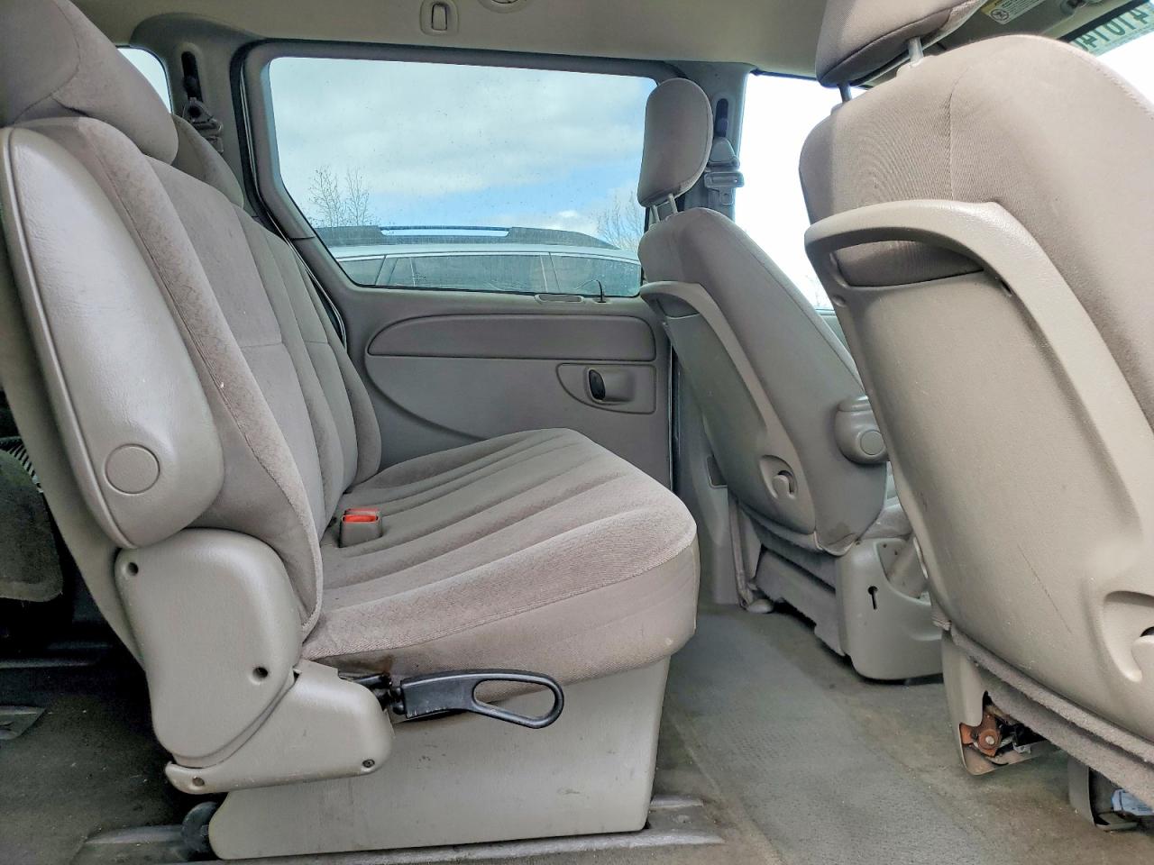 2003 Chrysler Town and country VIN 2C4GP44383R323681 photo 11