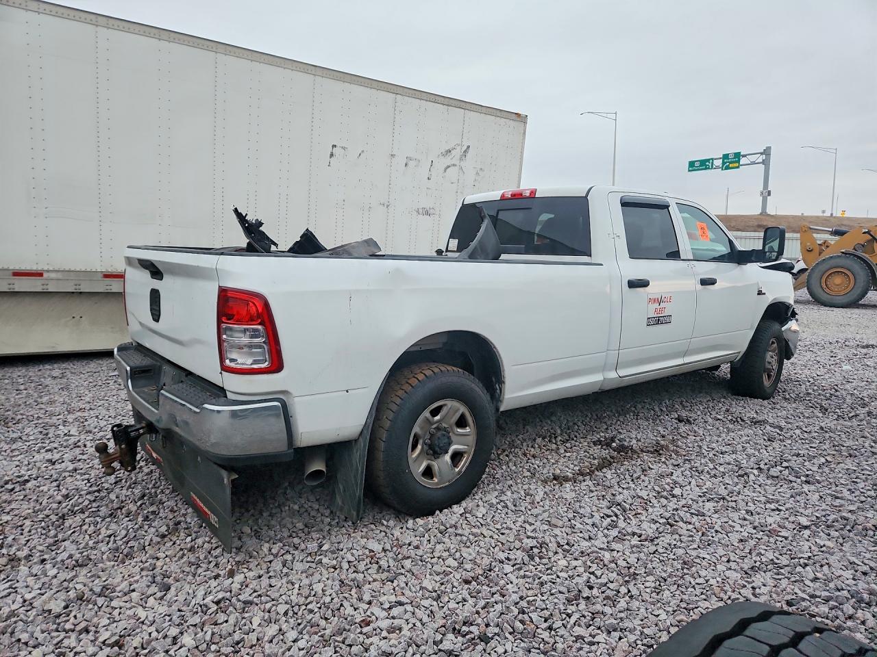 2022 RAM 3500 VIN 3C63R3GL5NG225917 photo 3