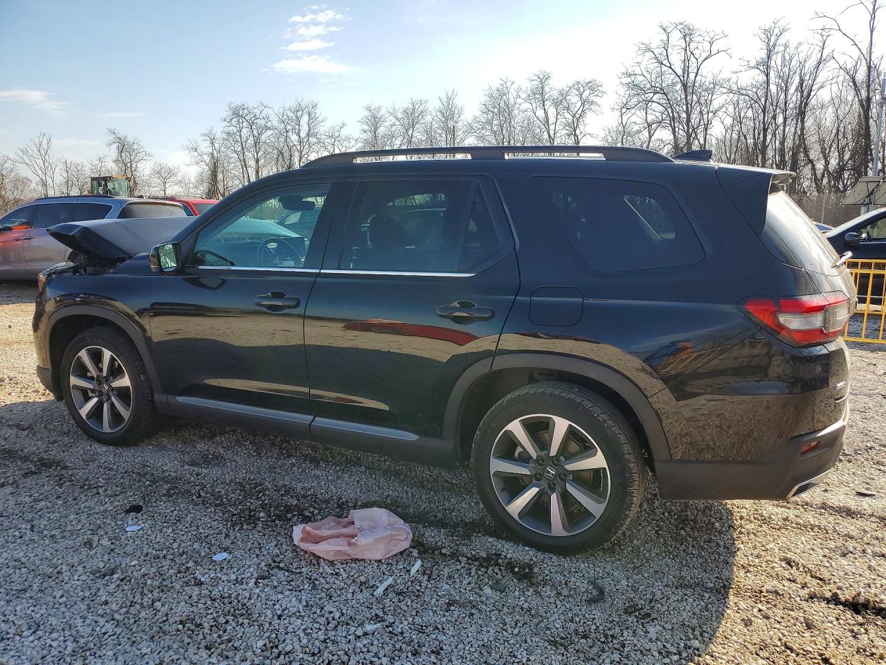 2023 Honda Pilot VIN 5FNYG1H89PB018104 photo 2