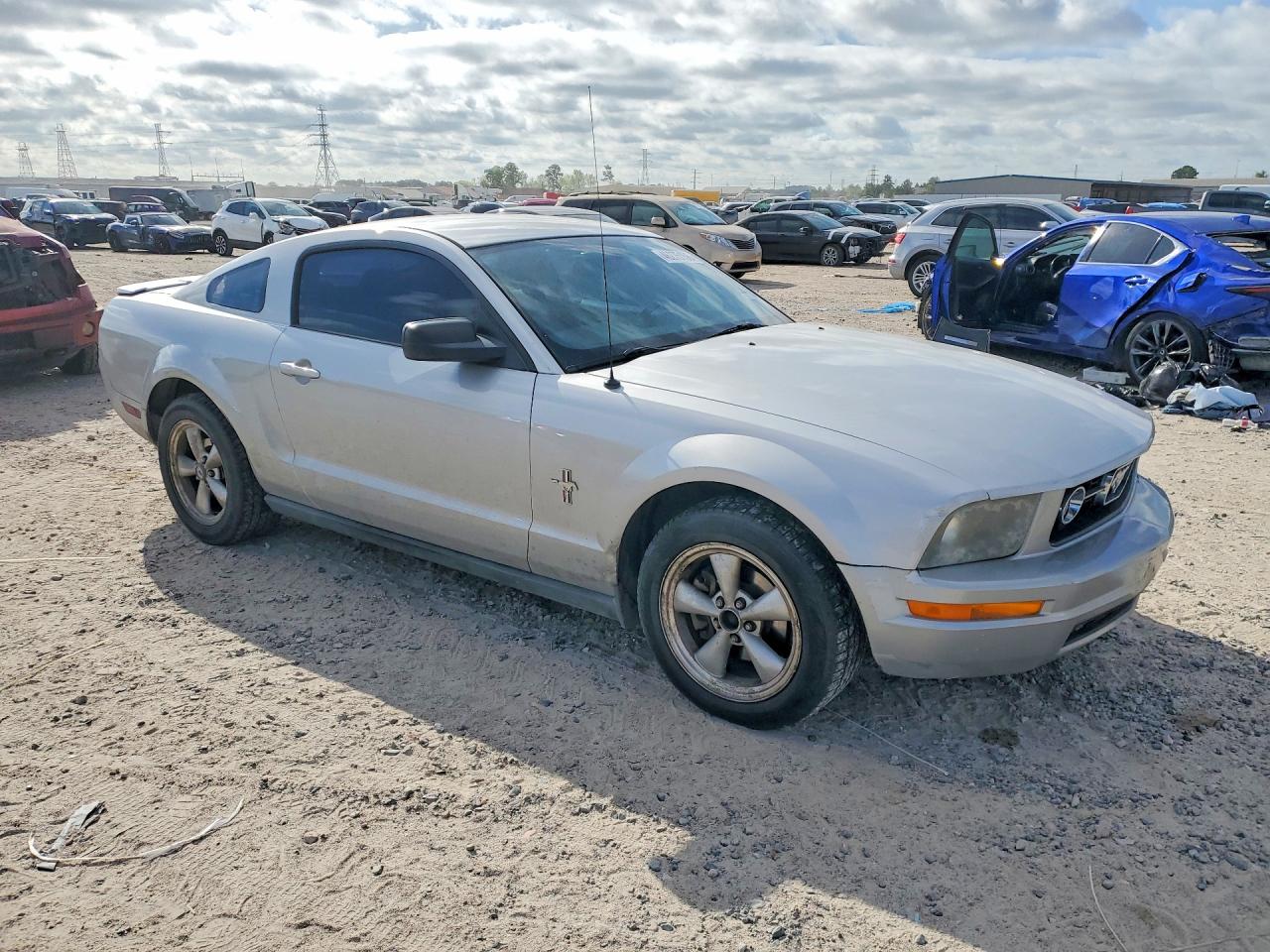 2008 FORD Mustang VIN 1ZVHT80N685202728 photo 4