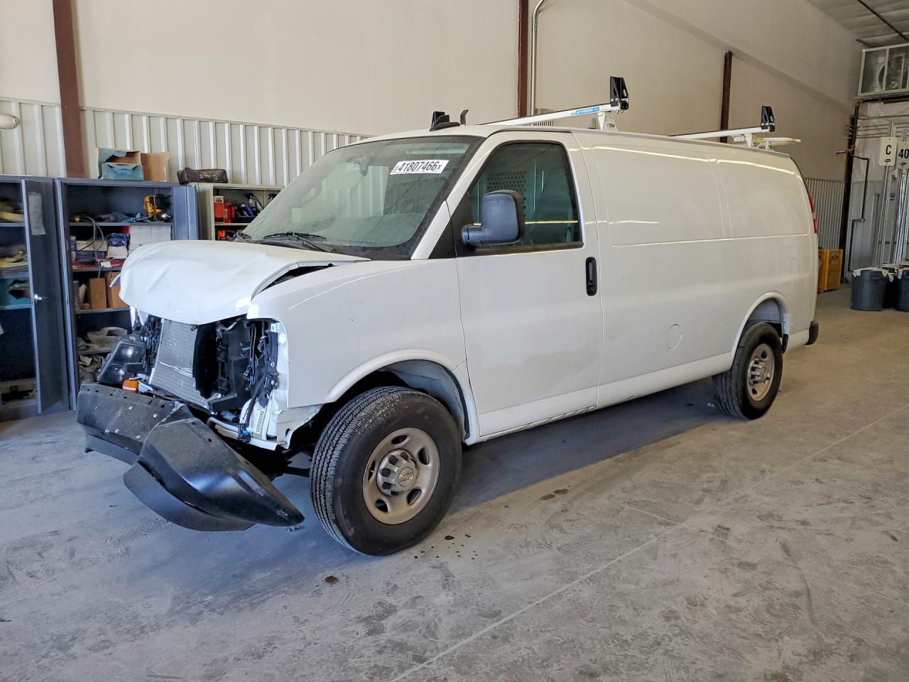 2025 Chevrolet Express VIN 1GCWGAFP6S1189430 photo 1