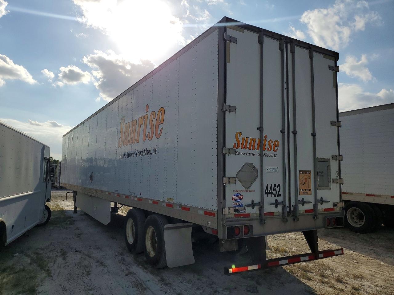 2016 UTILITY Trailer VIN 1UYVS2531GP507104 photo 3