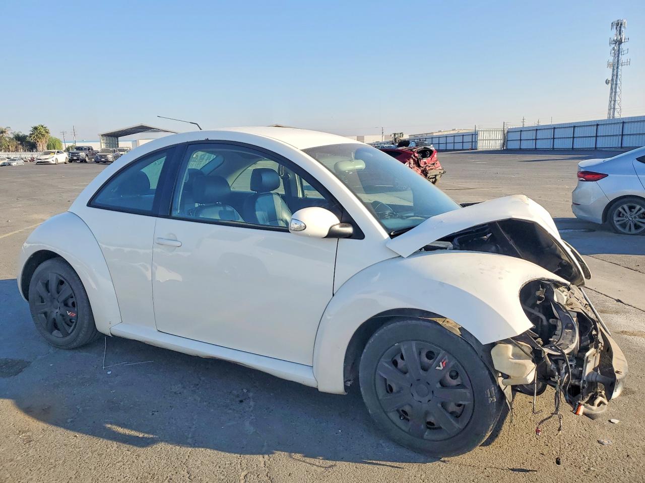 2010 Volkswagen Beetle VIN 3VWPG3AG1AM000611 photo 4