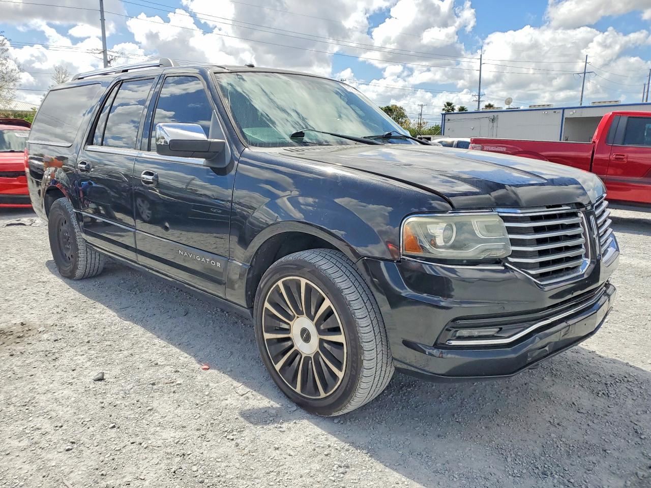 2015 Lincoln Navigator VIN 5LMJJ3JT7FEJ08616 photo 4