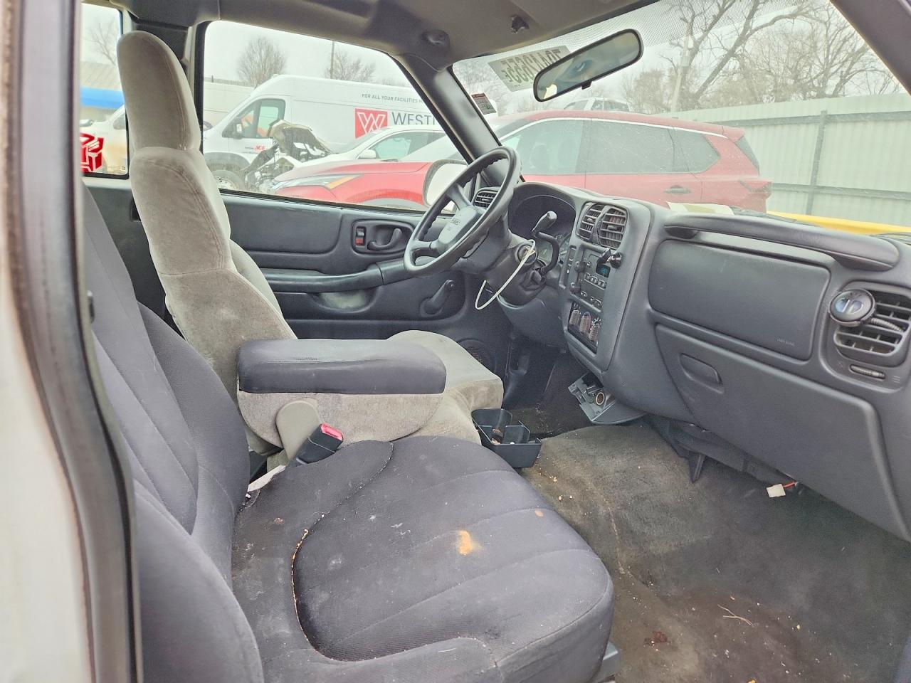 2003 GMC Sonoma VIN 1GTCS19XX38241339 photo 10