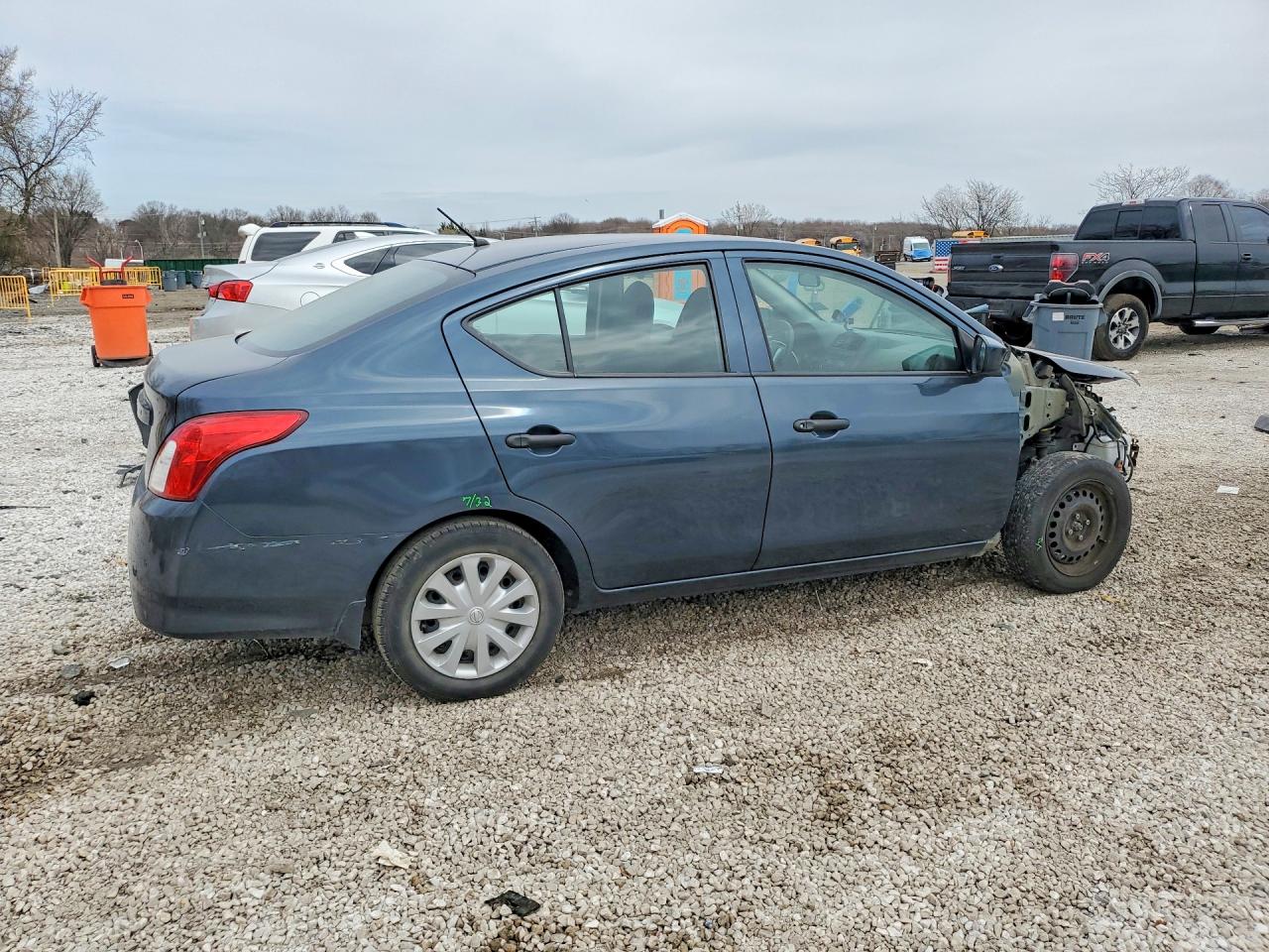 2017 Nissan Versa VIN 3N1CN7AP9HL852416 photo 3