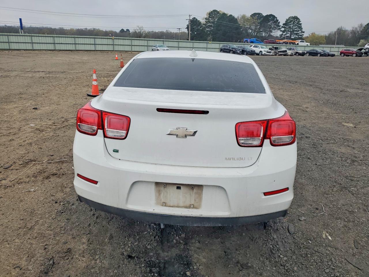 2015 Malibu VIN 1G11D5SLXFF262779 photo 6