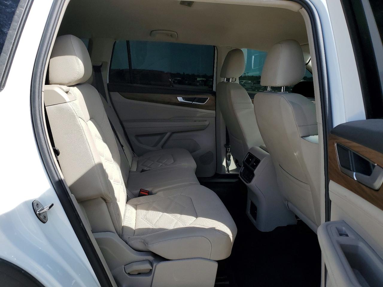 2025 Volkswagen Atlas VIN 1V2DR2CA3SC553376 photo 11
