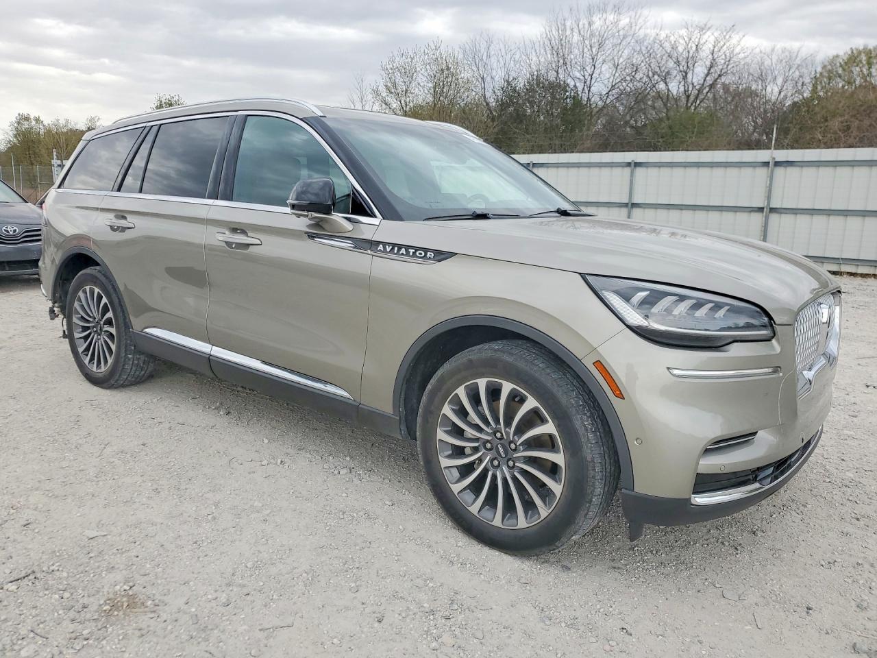 2023 Lincoln Aviator VIN 5LM5J7XC0PGL06685 photo 4
