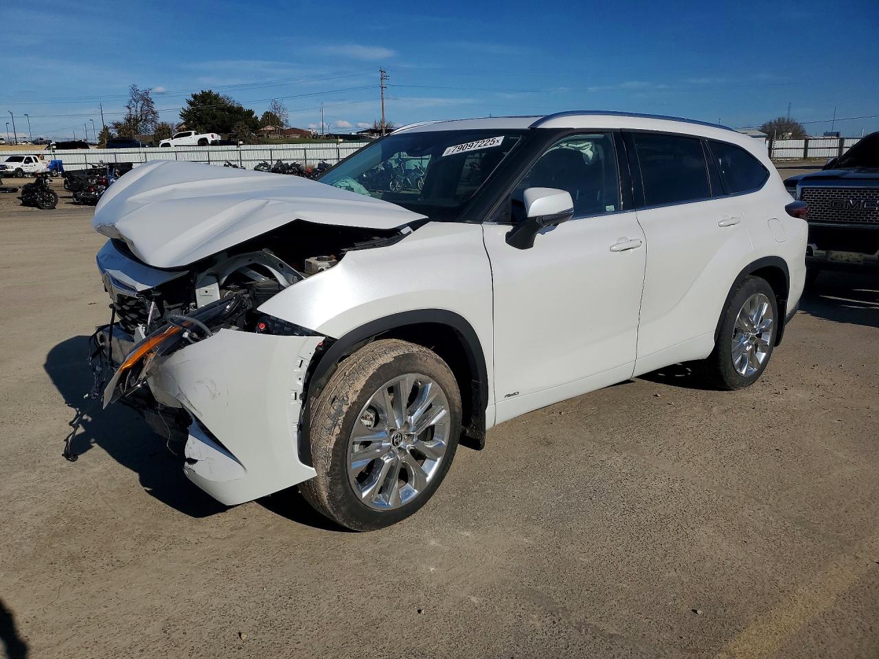 2025 Toyota Highlander hybrid VIN 5TDXBRCH7SS671888 photo 1