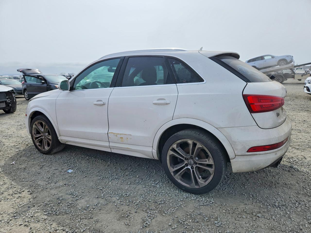 2016 Audi Q3 VIN WA1BFCFS3GR011026 photo 2