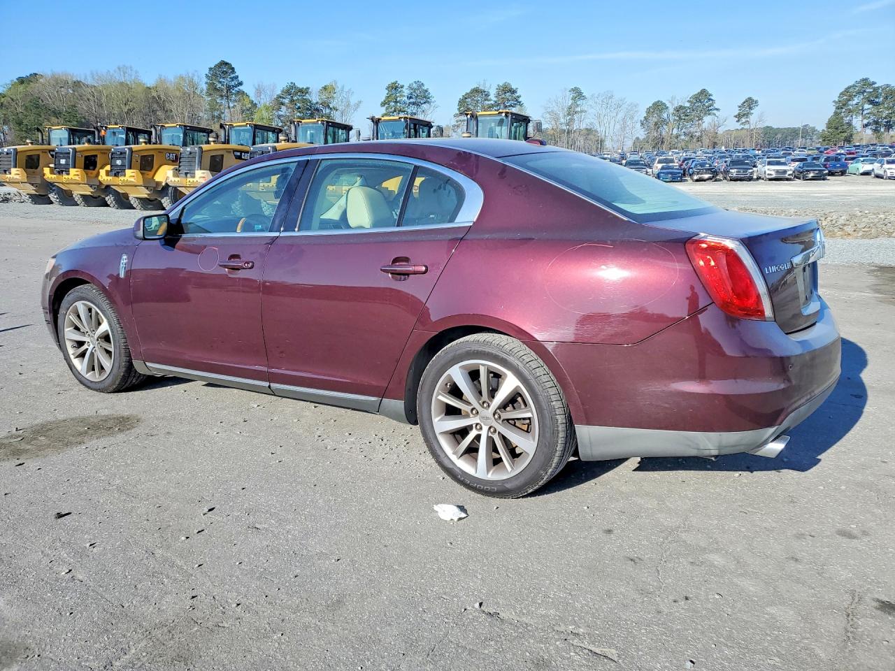 2011 LINCOLN Mks VIN 1LNHL9DR4BG608343 photo 2