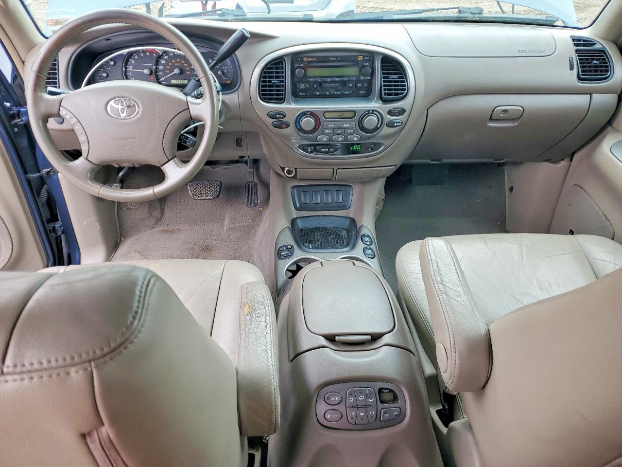 2005 Toyota Sequoia VIN 5TDBT48A25S238327 photo 8
