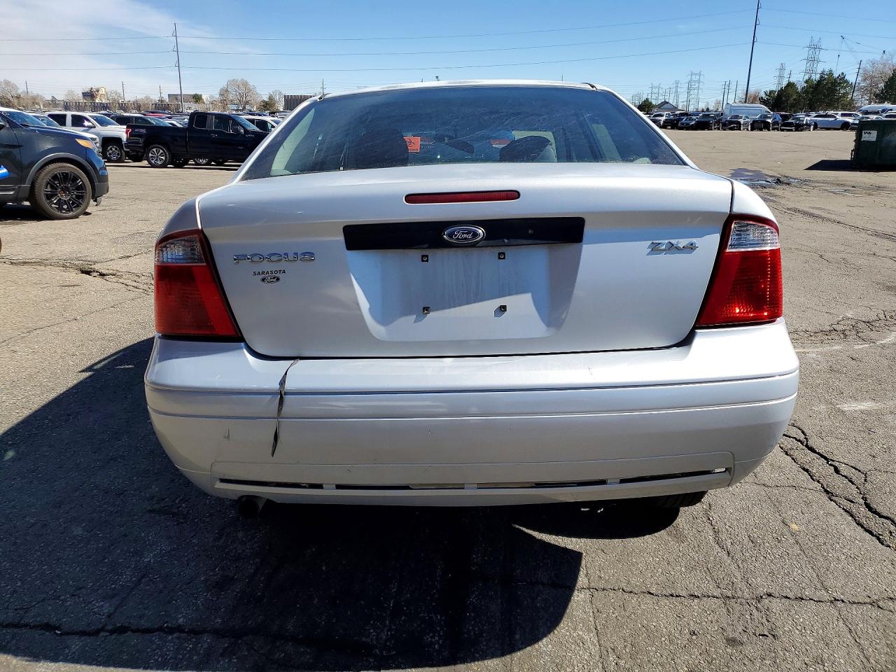 2005 FORD Focus VIN 1FAFP34N35W271822 photo 6