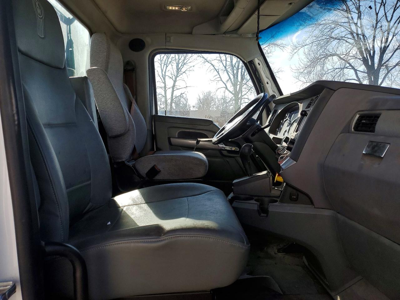 2016 KENWORTH All other VIN 1XKYA48XXGJ496331 photo 5