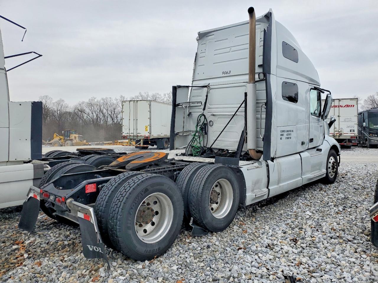 2022 VOLVO Vn VIN 4V4NC9EH9NN312610 photo 4