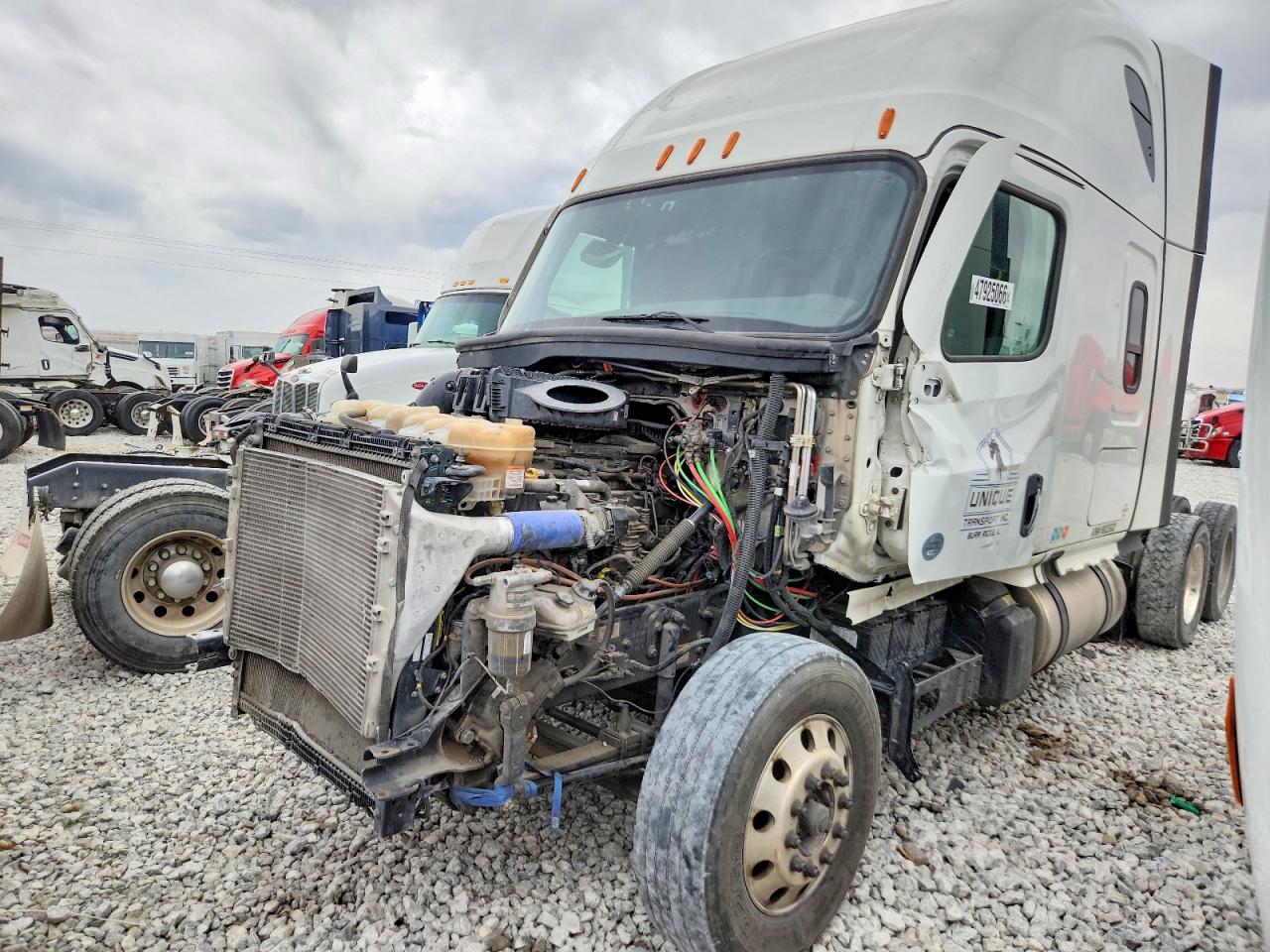 2022 FREIGHTLINER All models VIN 3AKJHHDR9NSMX3502 photo 2