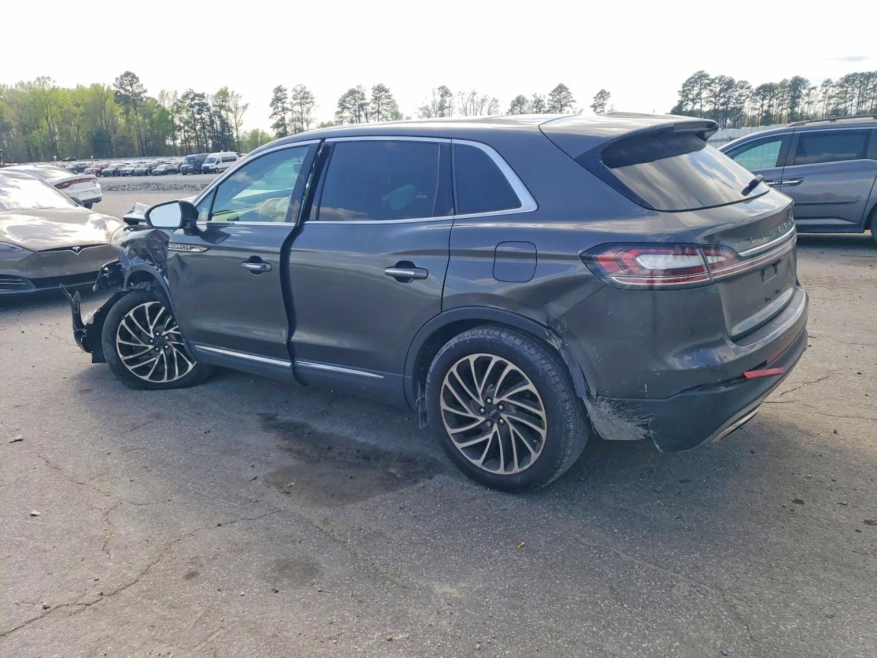 2020 Lincoln Nautilus VIN 2LMPJ6K94LBL28518 photo 2