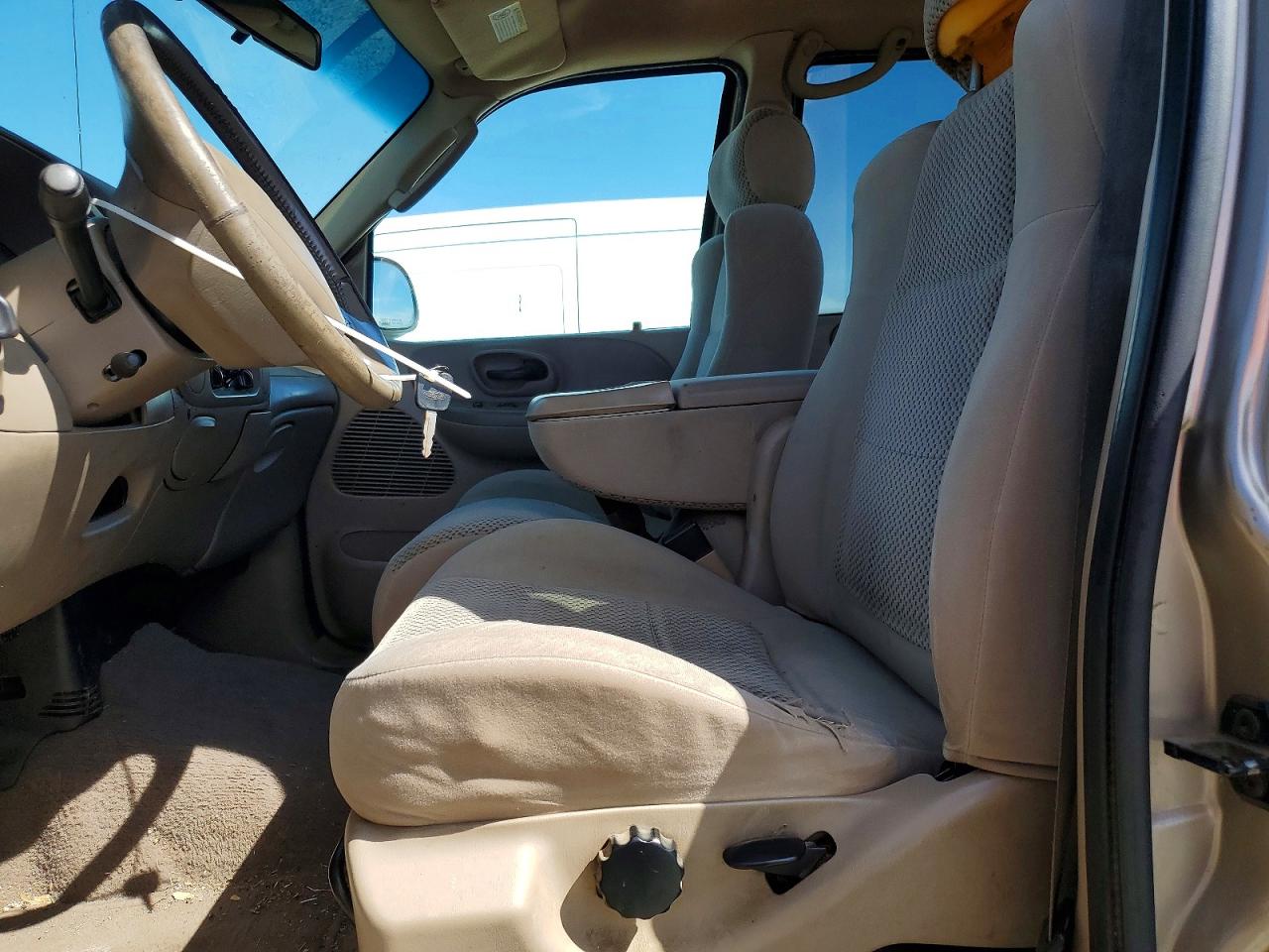 2002 Ford F150 VIN 1FTRW07622KC35264 photo 7