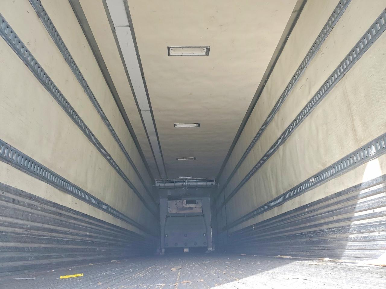 2010 UTILITY All models VIN 1UYVS2488AM833827 photo 5