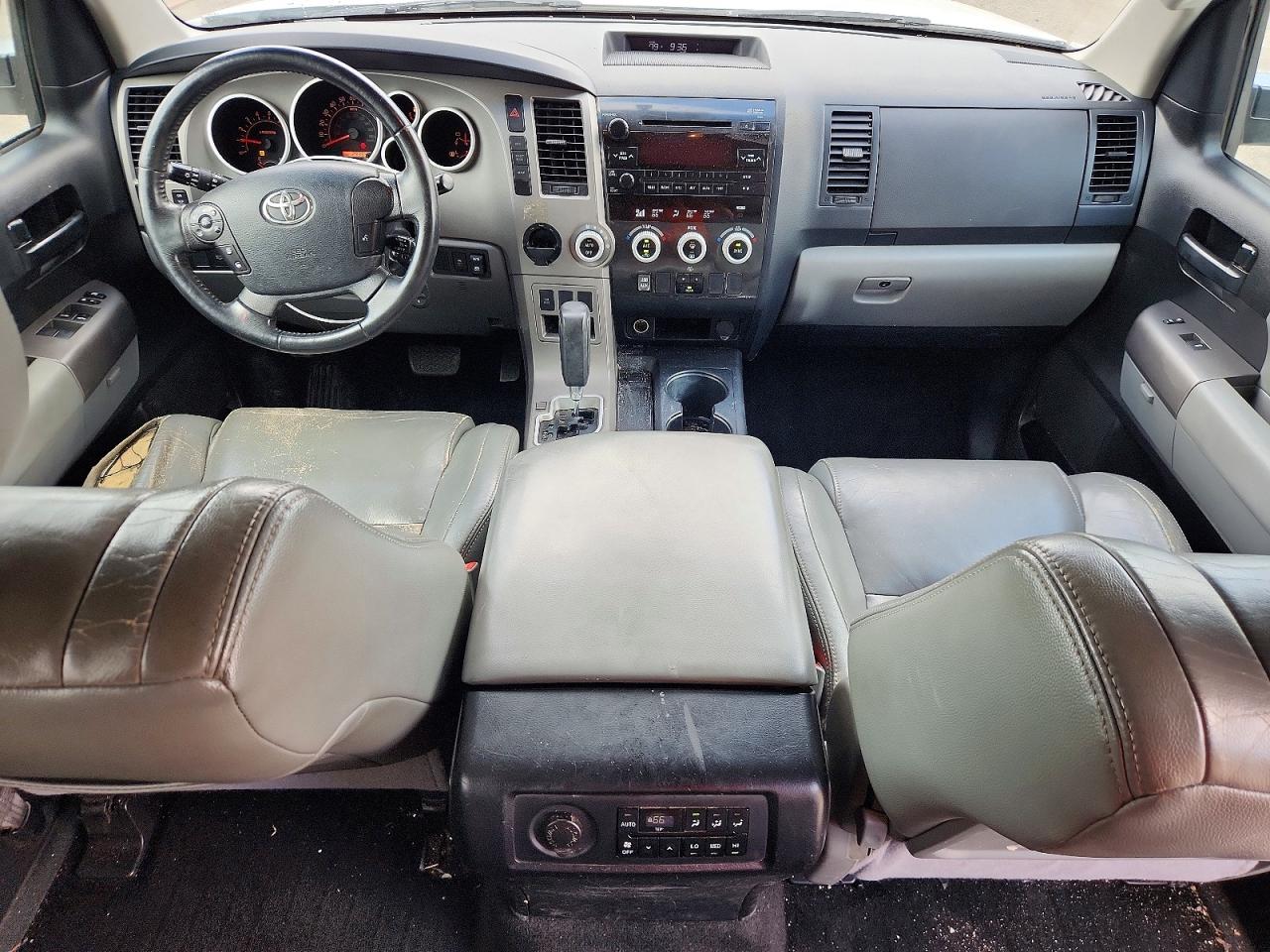 2013 Toyota Sequoia VIN 5TDZY5G14DS046428 photo 8