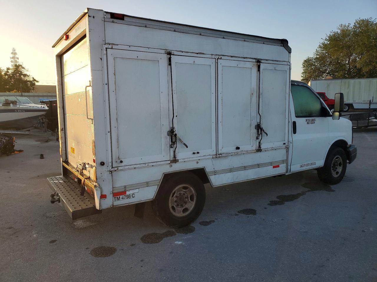 2009 GMC Savana un VIN 1GDGG31C191900798 photo 3