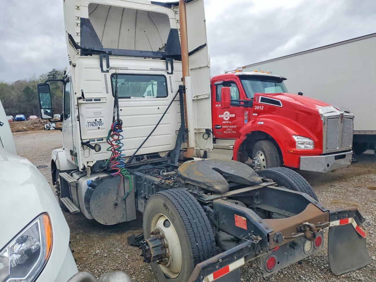 2015 Volvo All models VIN 4V4N19TG6FN922790 photo 3